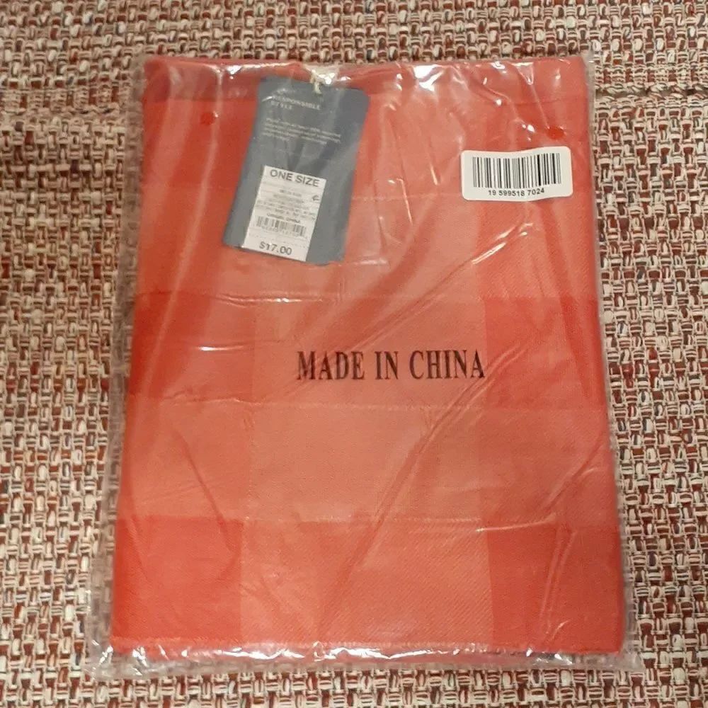 New Universal Thread Wrap 60×40" Women's New In Package - Picture 3 of 3